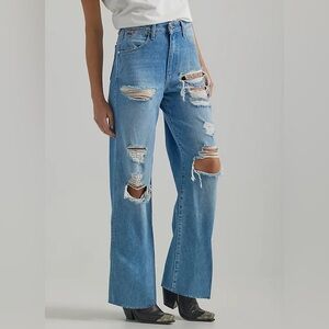 NWT Wrangler X Fender‎ Loose Destructed Mom Jean / SZ 28